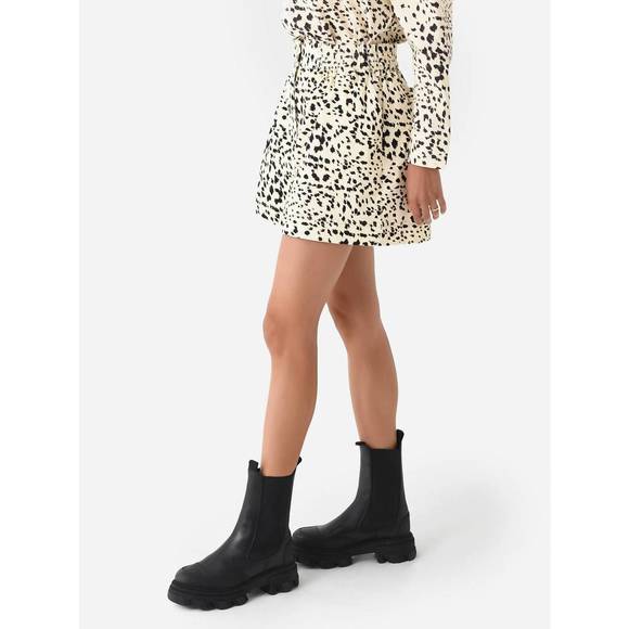 NEW HUNTER BELL aspen short in animal print - Picture 2 of 4